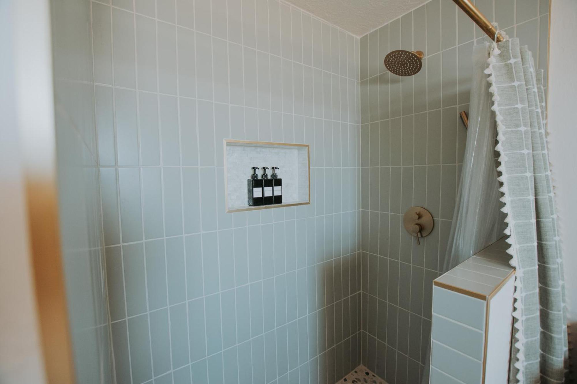 הוילה אלבוקרקי Bohemian Chic An Eclectic Escape-Hot Tub-Pet Friendly-No Pet Fees! מראה חיצוני תמונה